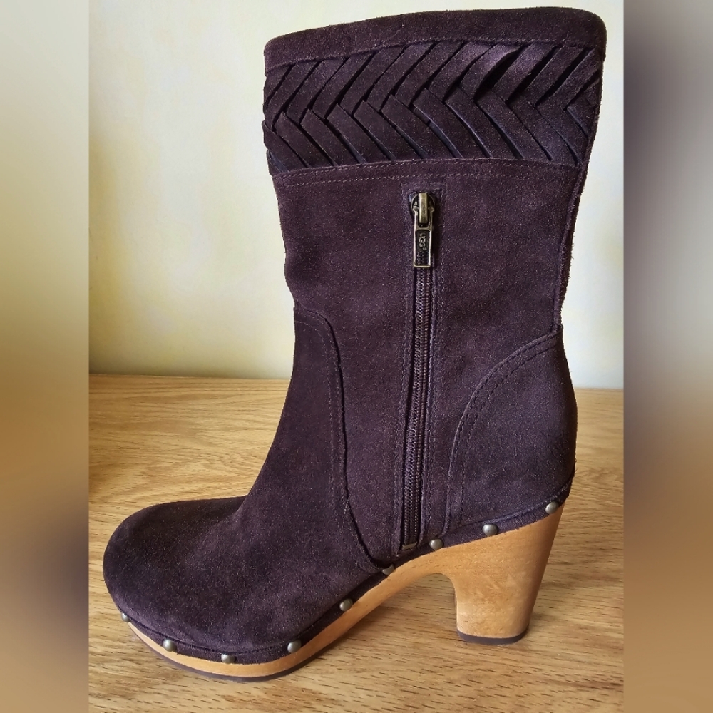 UGG "Annaliza"  Brown Suede Leather Womens Mid Boots Clog Wood Heels with Studs.